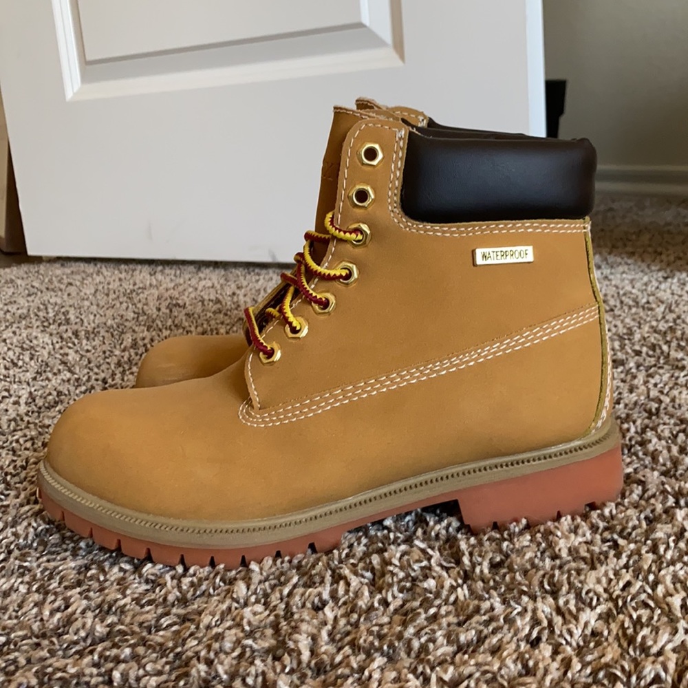 Boots - Picture 2 of 4